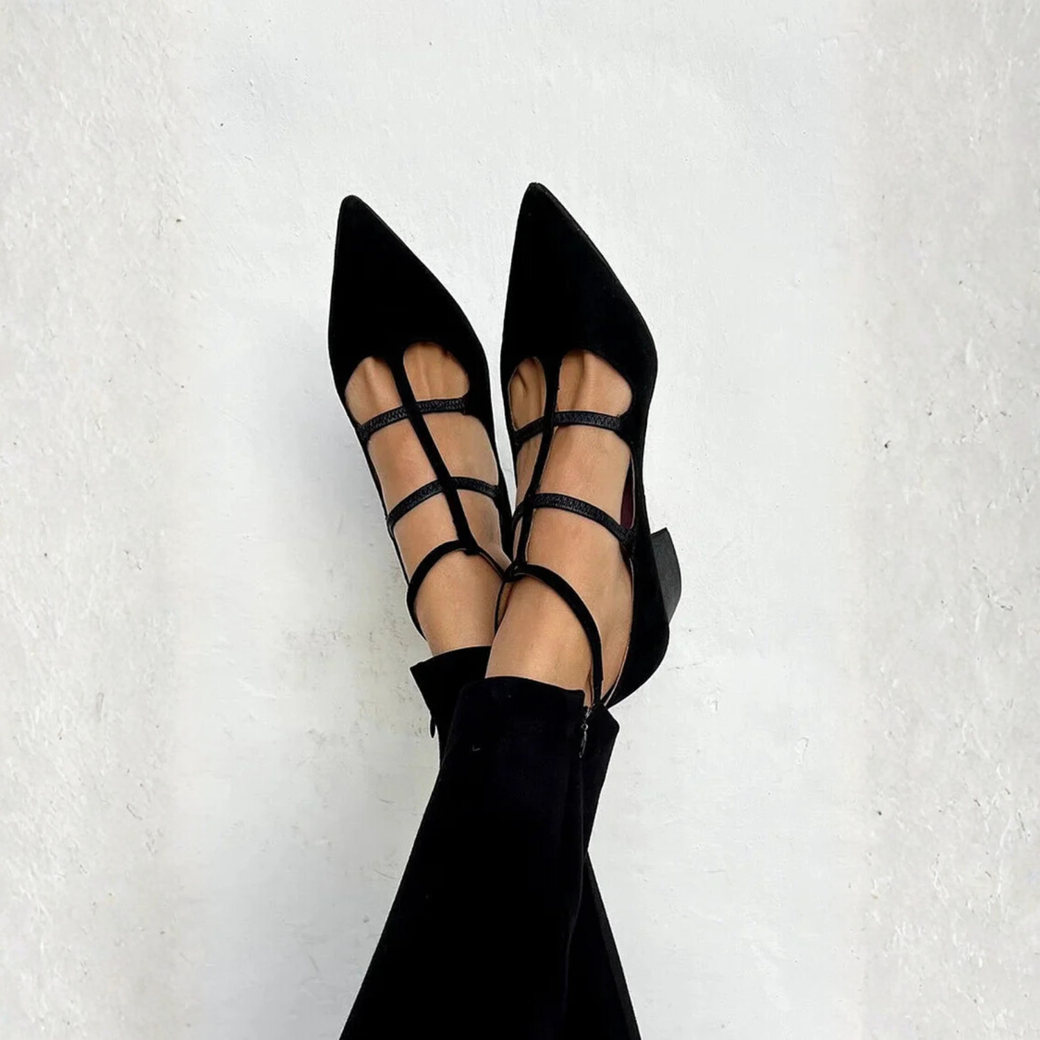 Élise™ - Elegant Pointed Lace-Up Ballerinas